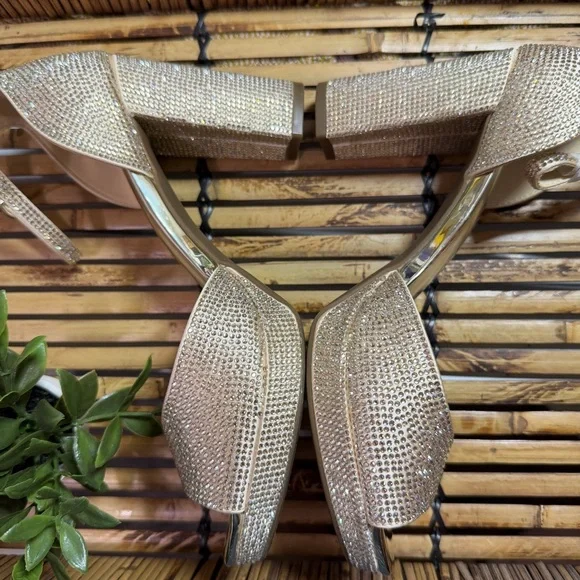 Anne Klein Rhinestone Embellished Chunky Gold Platform Heels Sandal NEW 6.5 Glam - Picture 7 of 11